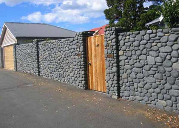 каменный забор для дачи